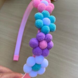 TIARA FLOR DE POMPOM
